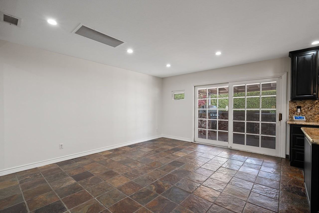 724 E Cypress Ave - Photo 7 of 50