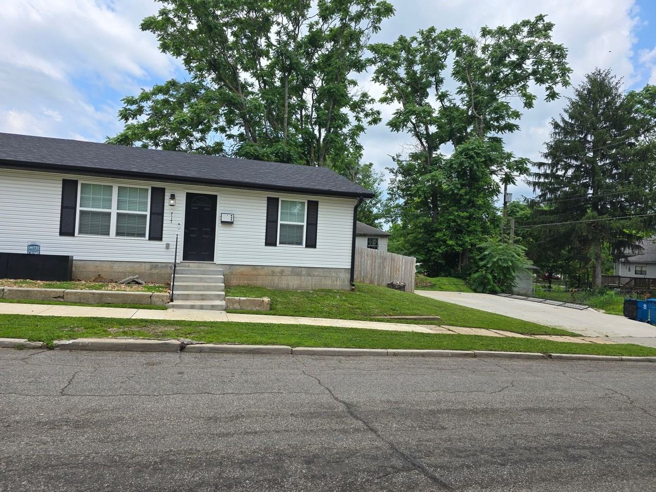 717 W B St - Photo 2 of 15