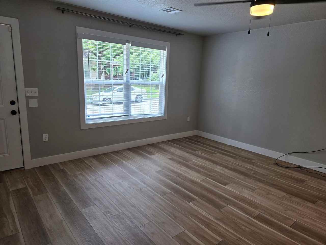 717 W B St - Photo 3 of 15