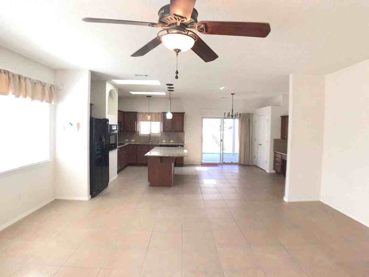 815 Desert Marigold Ct - Photo 2 of 22