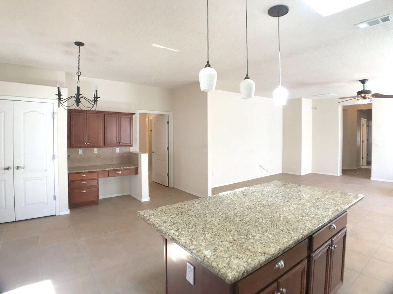 815 Desert Marigold Ct - Photo 4 of 22