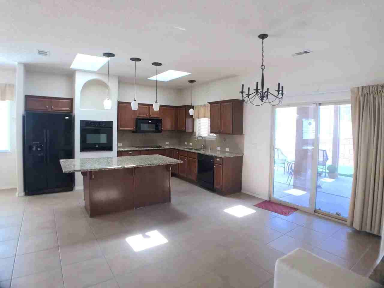 815 Desert Marigold Ct - Photo 5 of 22