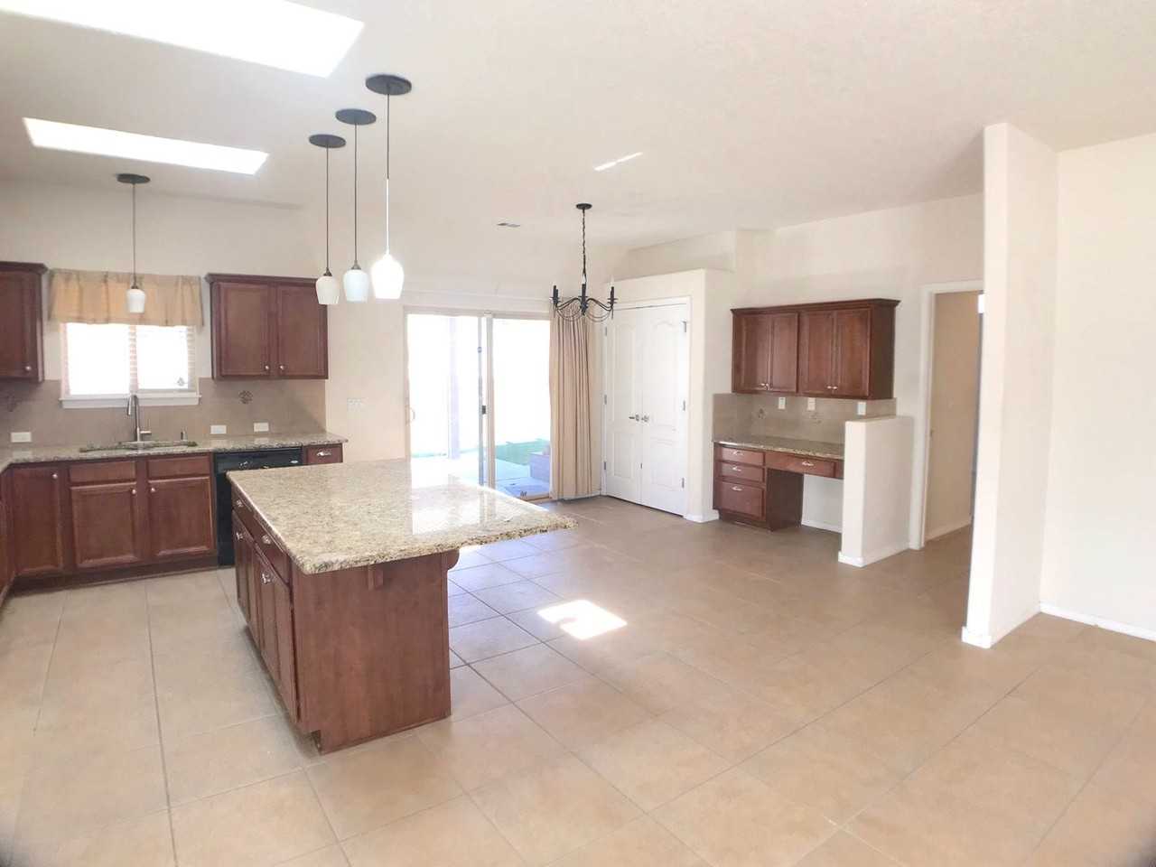 815 Desert Marigold Ct - Photo 7 of 22