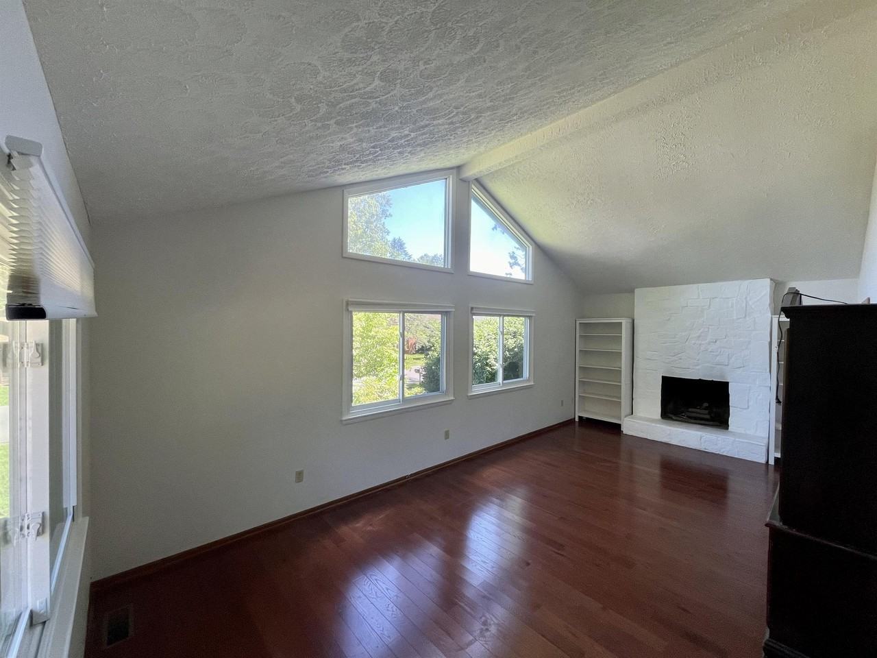 111 Woodbine Dr #1 - Photo 3 of 16