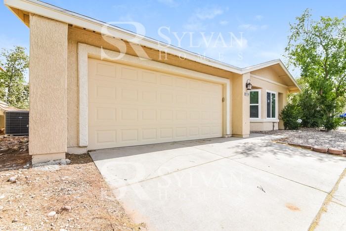 4708 W Sleepydale Ct - Photo 3 of 16