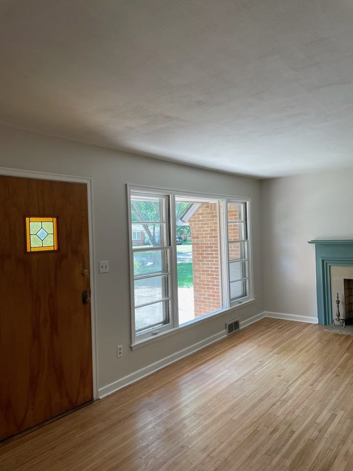 2926 E Sennett St #NA - Photo 2 of 20