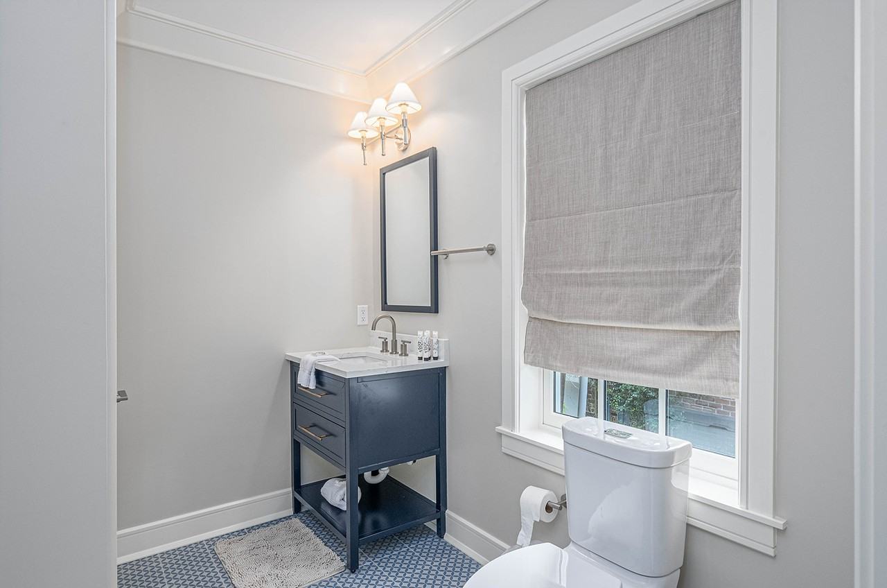 109 E Gordon Ln #NA - Photo 4 of 13