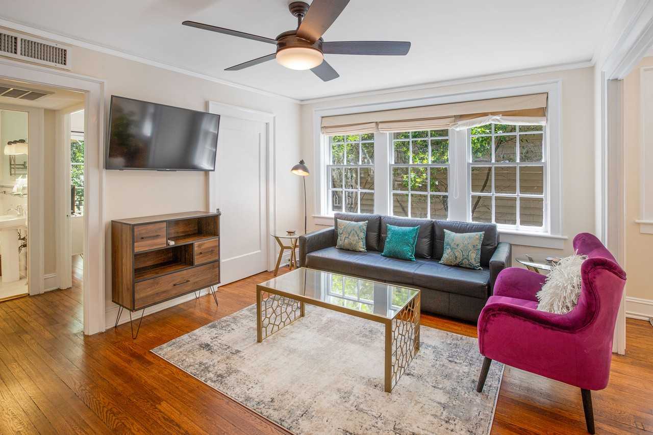 805 Whitaker St #5 - Photo 2 of 17