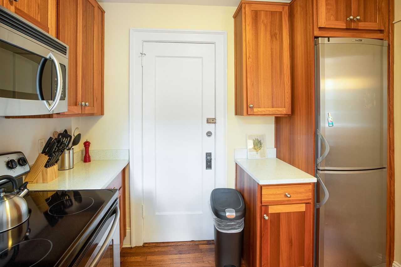 805 Whitaker St #5 - Photo 6 of 17