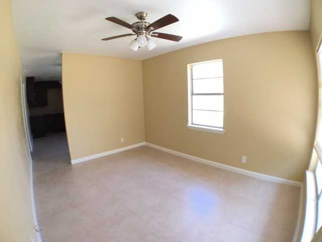 823 S 17th Ave #NA - Photo 4 of 14