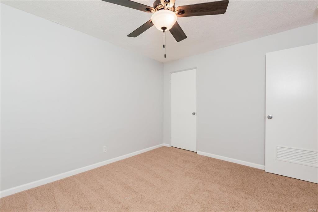 17 Tower Hill Ct #17 - Photo 3 of 22