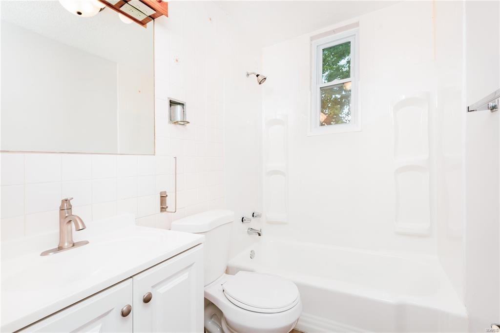 17 Tower Hill Ct #17 - Photo 5 of 22