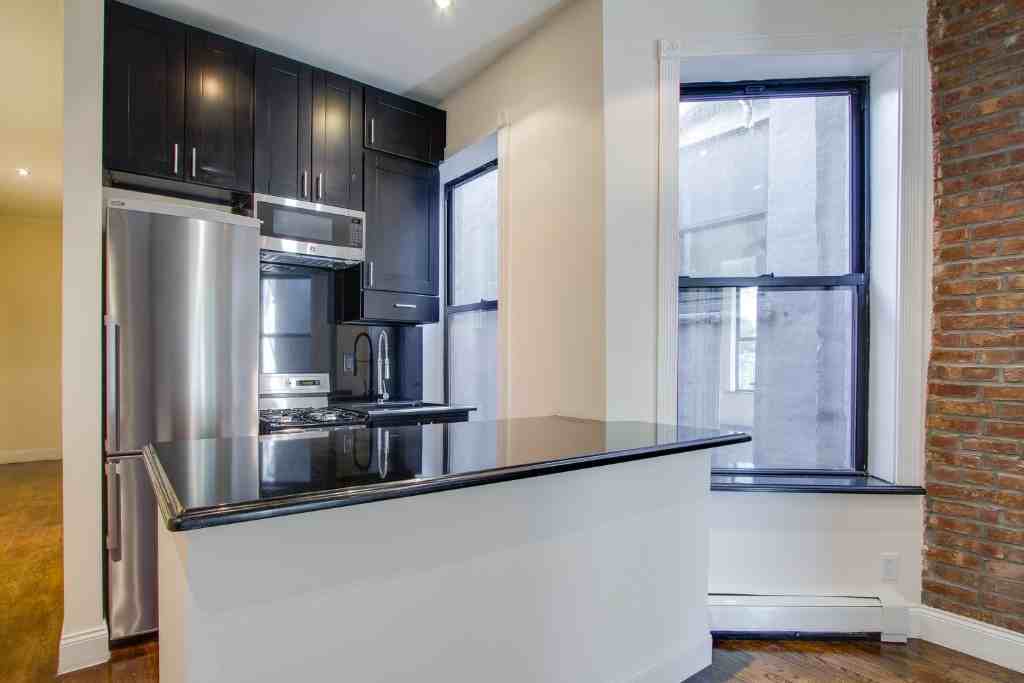 W 103rd St #5C - Photo 5 of 6