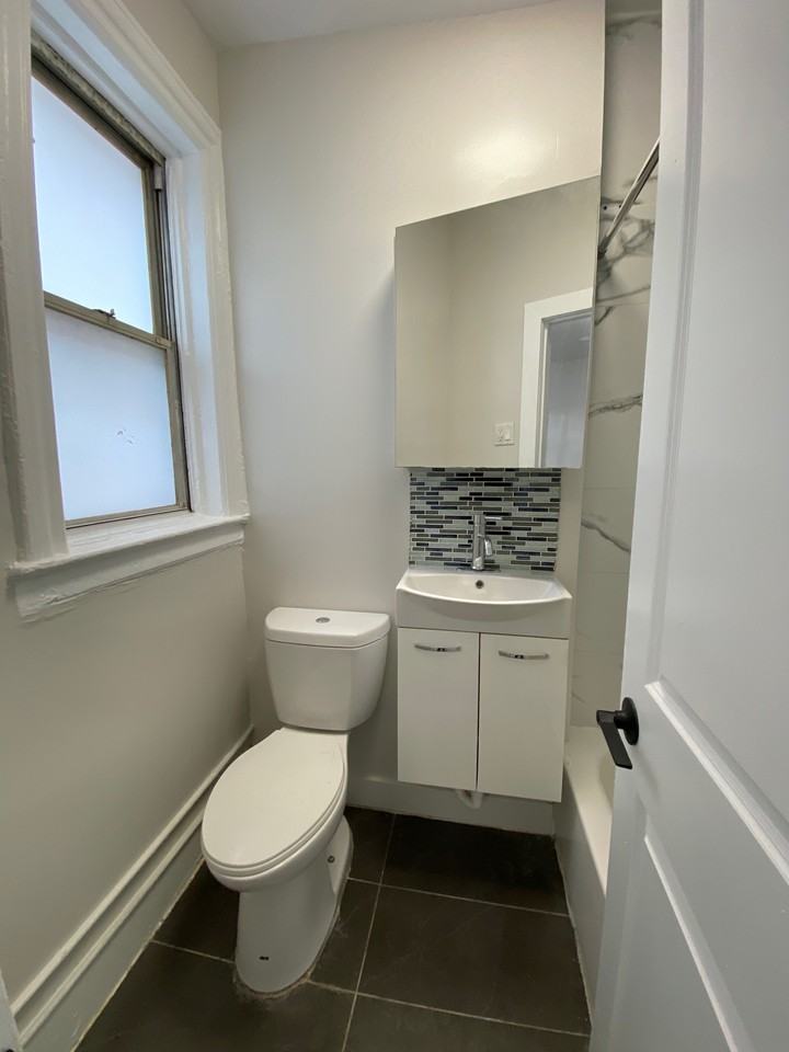 5604 Hudson AveApt 15 #5604-15 - Photo 5 of 9