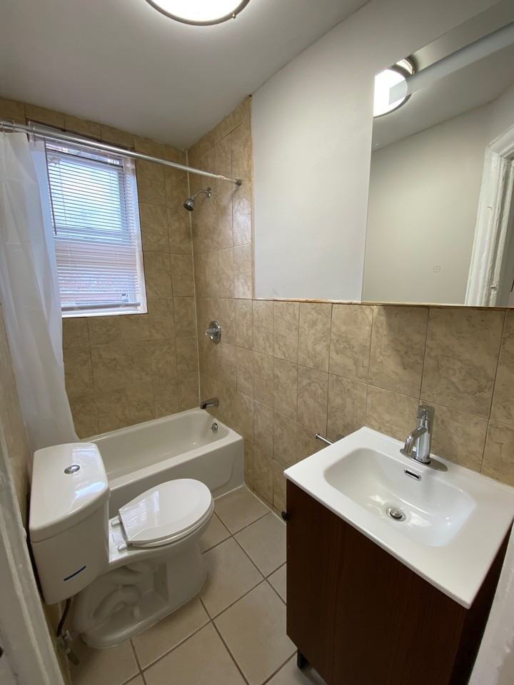 5604 Hudson AveApt 18 #5604-18 - Photo 6 of 6