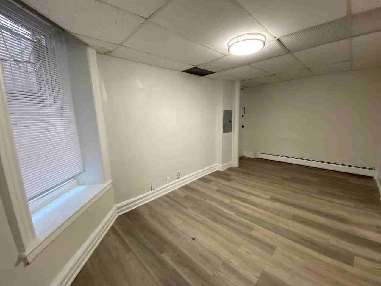 5608 Hudson AveApt 21 #5608-21 - Photo 4 of 7
