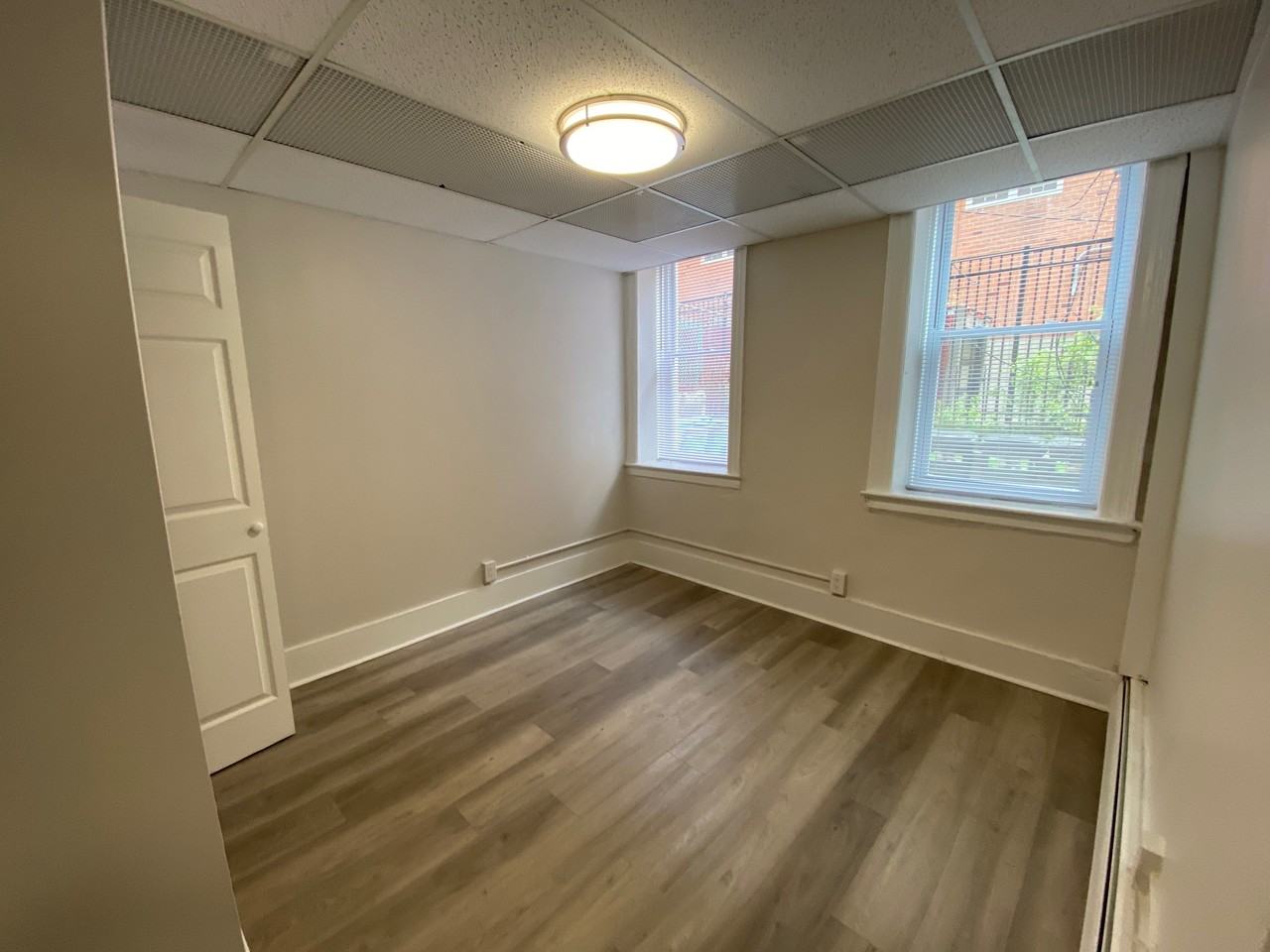 5608 Hudson AveApt 21 #5608-21 - Photo 5 of 7