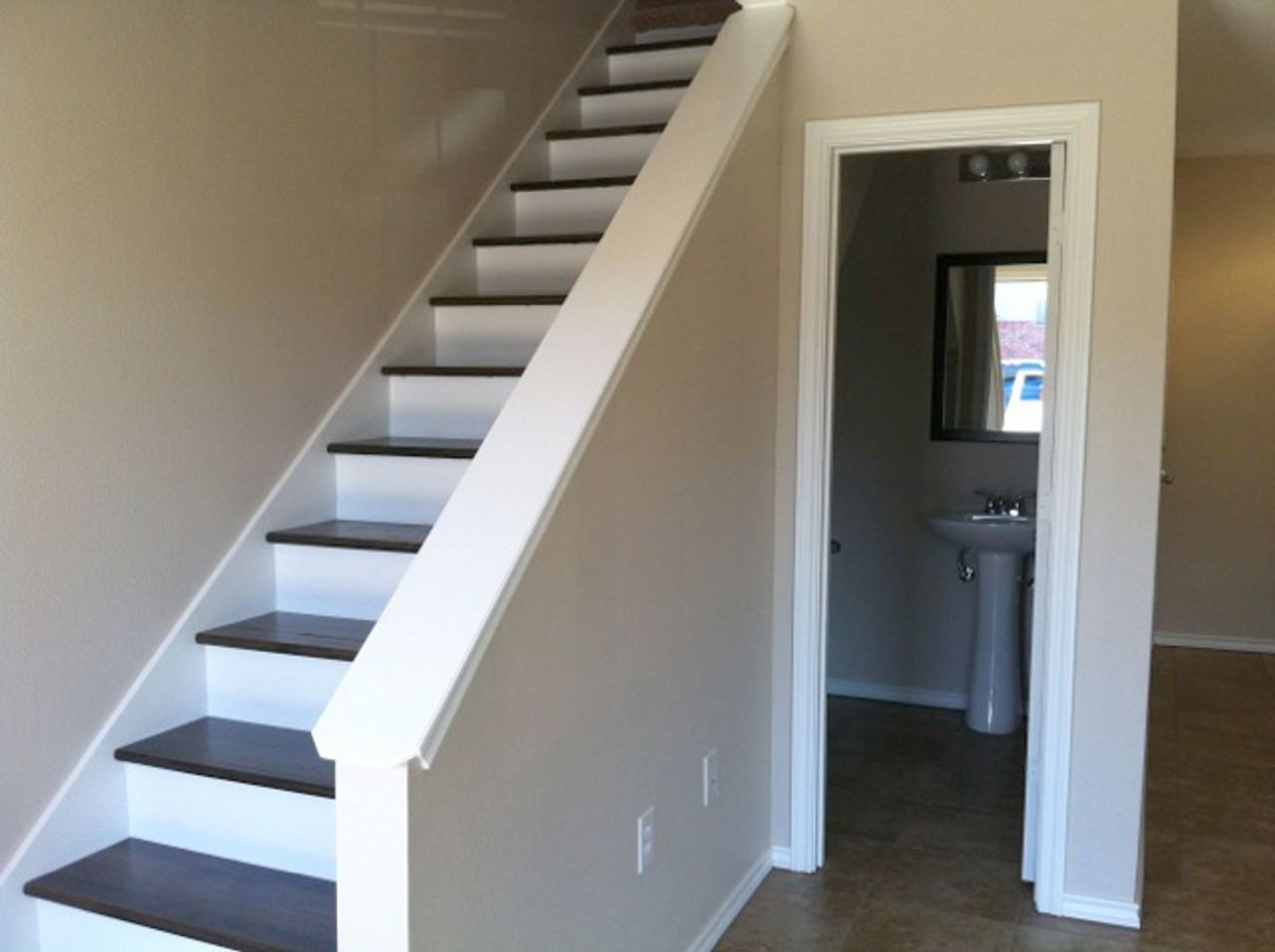 18029 Loring Ln - Photo 3 of 14