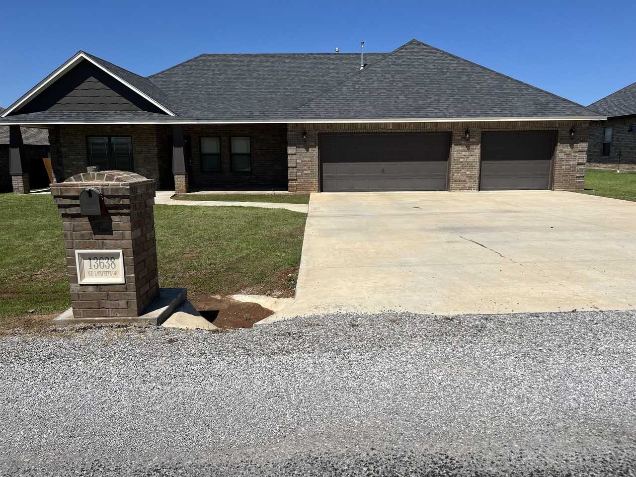 13638 Ne Lafayette Dr #1 - Photo 2 of 20
