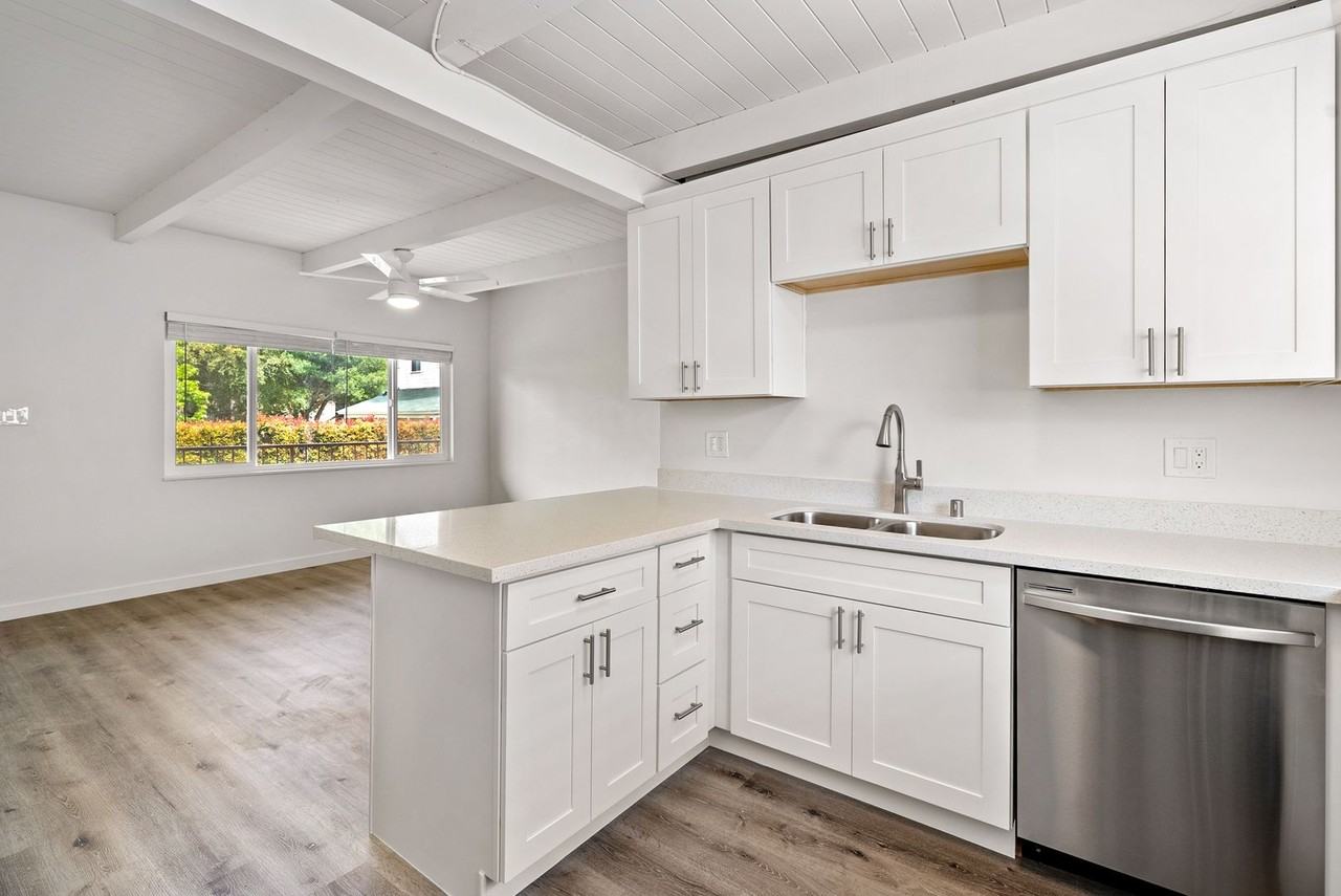 524 Dana St - Photo 4 of 15