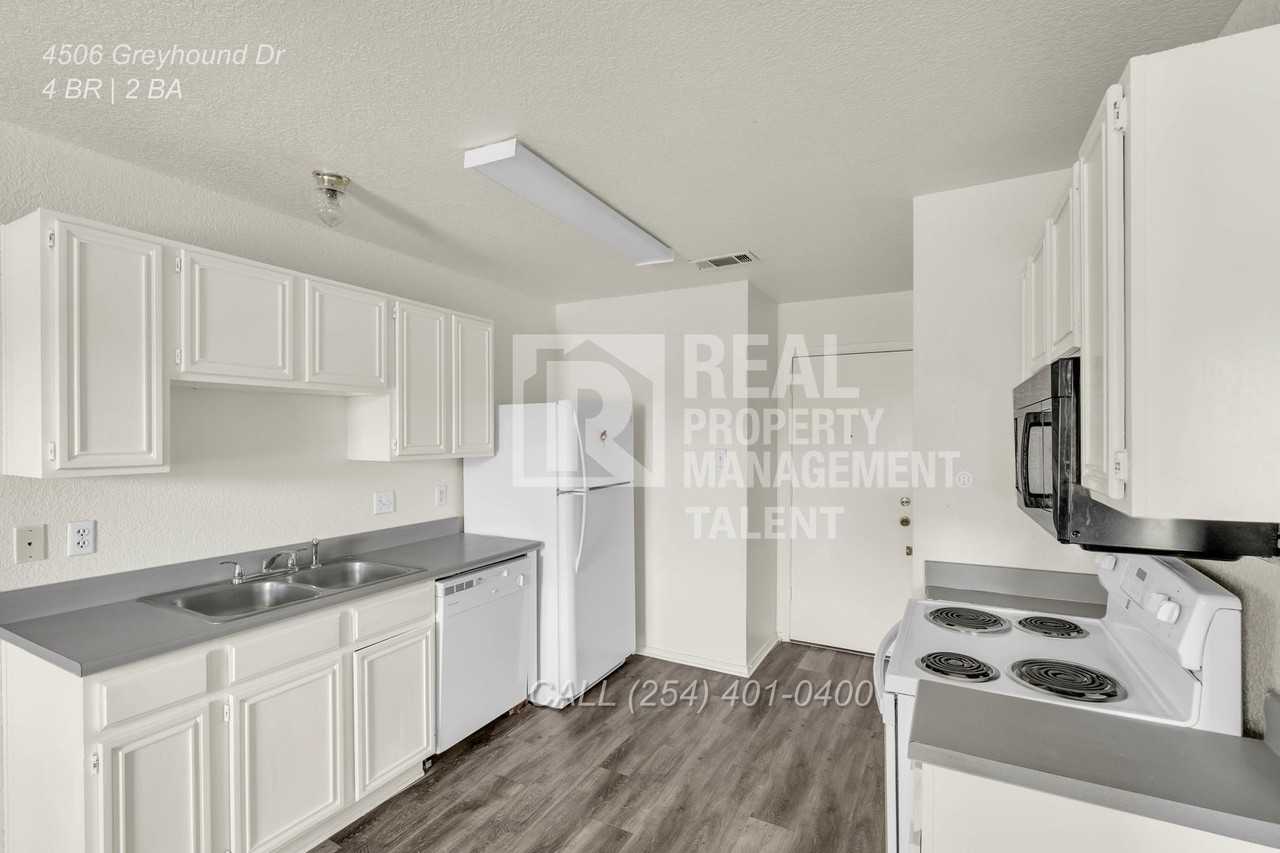 4506 Greyhound Dr - Photo 2 of 19