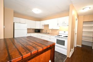 featured image of 2428 Oak St #A