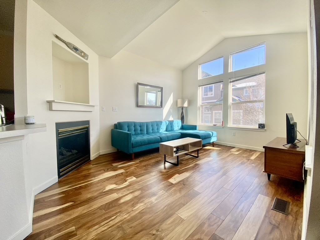 111 Rowena Pl #1 - Photo 3 of 32