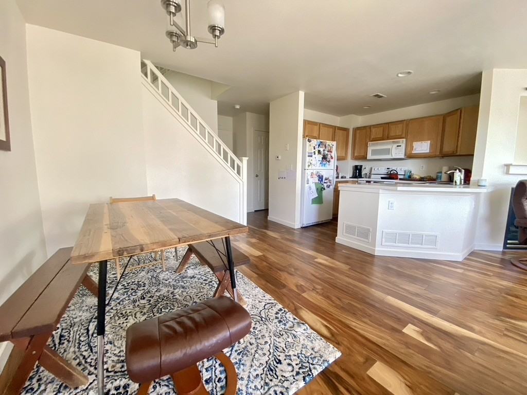 111 Rowena Pl #1 - Photo 5 of 32