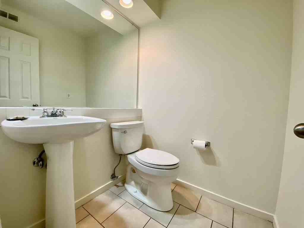 111 Rowena Pl #1 - Photo 7 of 32