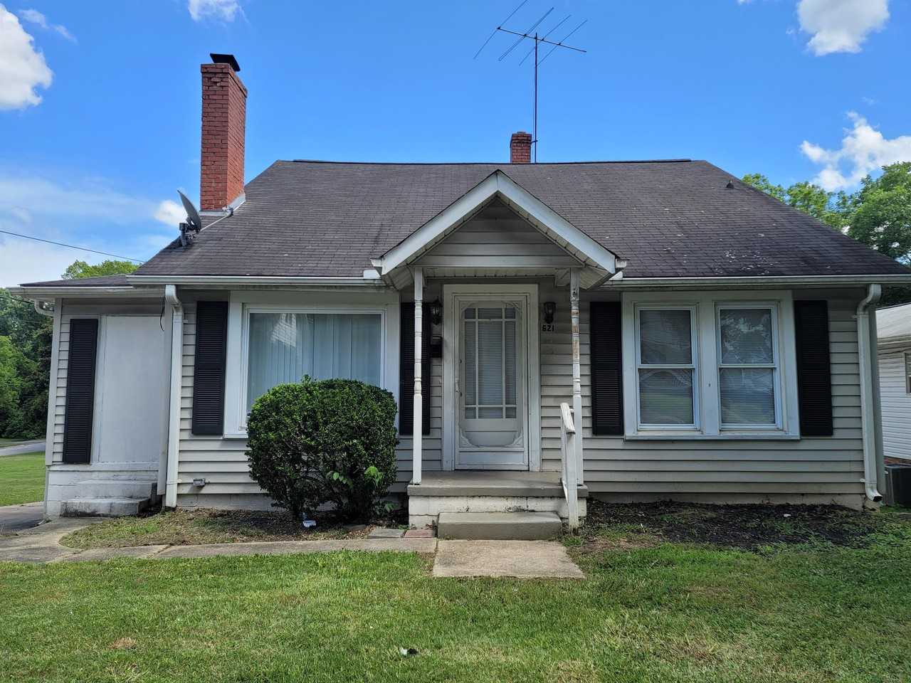 621 N Fulton St #1 - Photo 3 of 10