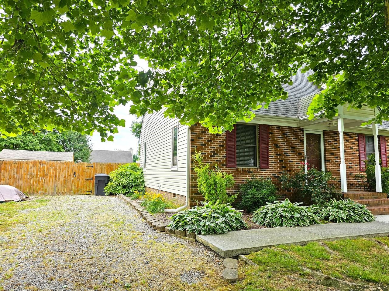 1413 Ard Brac Pl #1 - Photo 3 of 34