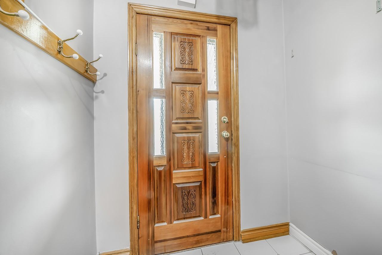 15 Balford Ave #1TOPFL - Photo 5 of 23