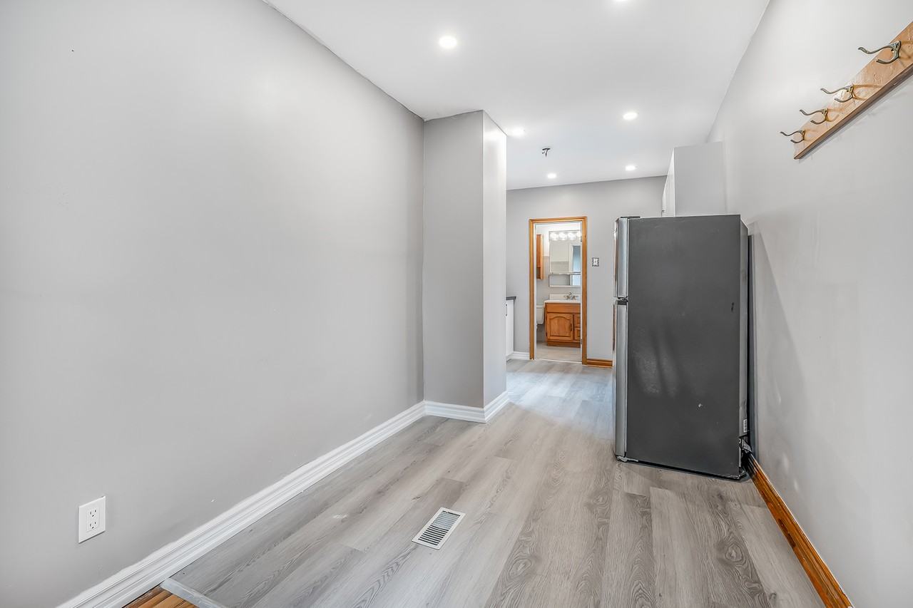 15 Balford Ave #1TOPFL - Photo 6 of 23