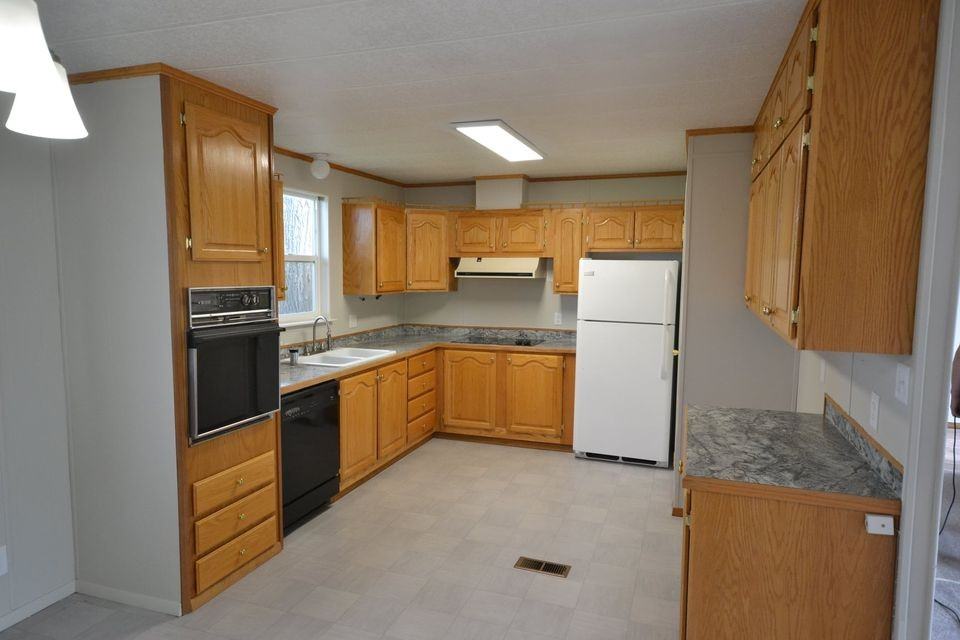 566 Southwest Paiute Street #1 - Photo 2 of 13