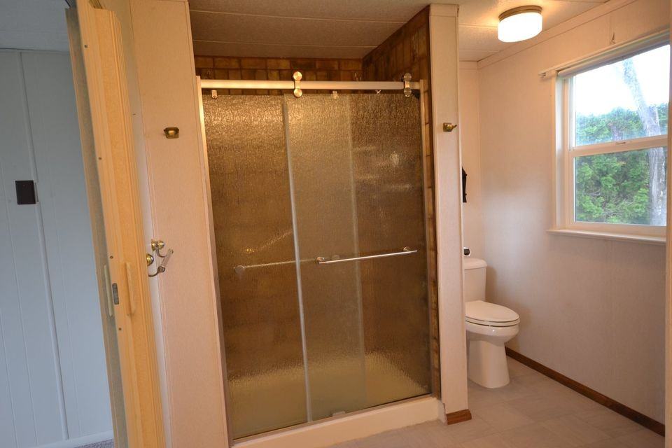 566 Southwest Paiute Street #1 - Photo 5 of 13