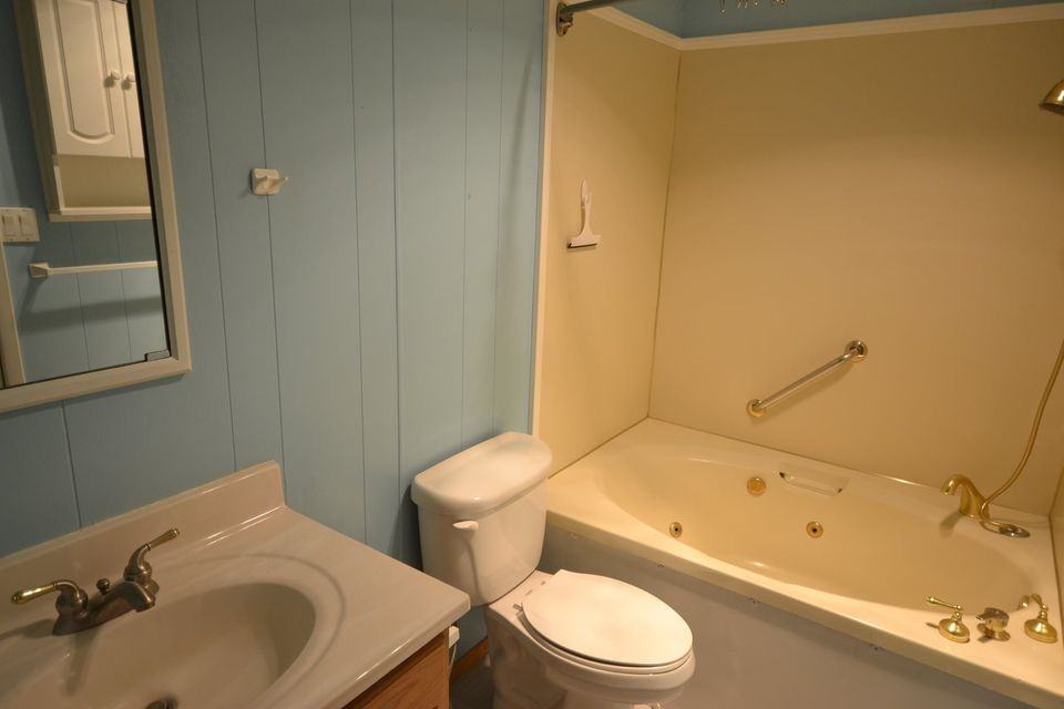 566 Southwest Paiute Street #1 - Photo 6 of 13