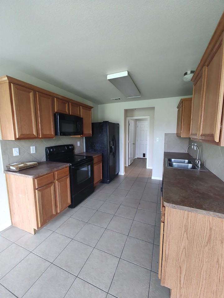 5460 Westmeadow Ln #1 - Photo 6 of 20