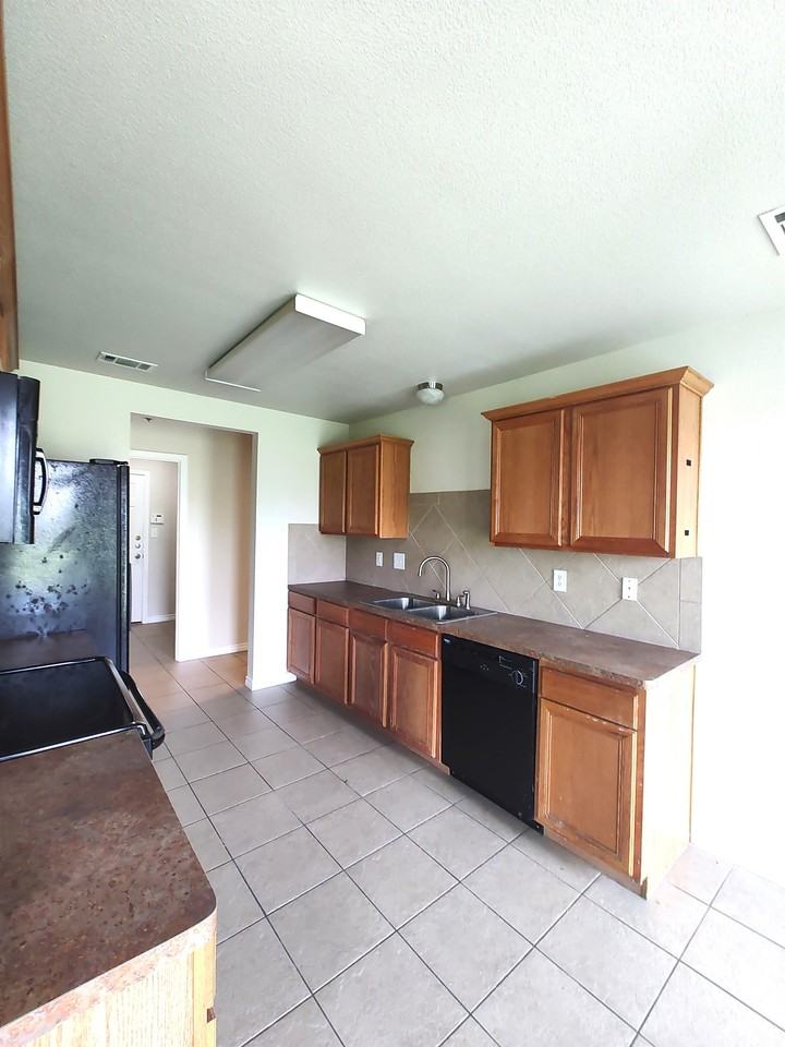 5460 Westmeadow Ln #1 - Photo 7 of 20