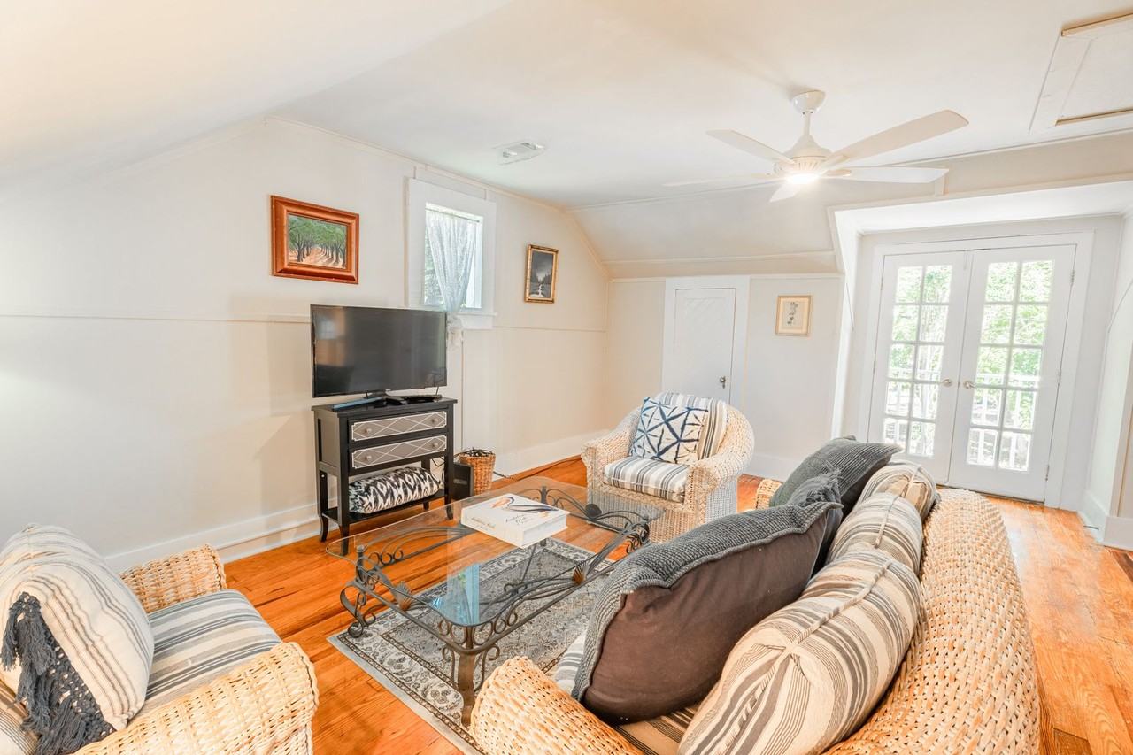 326 Sumter St Se - Photo 4 of 28