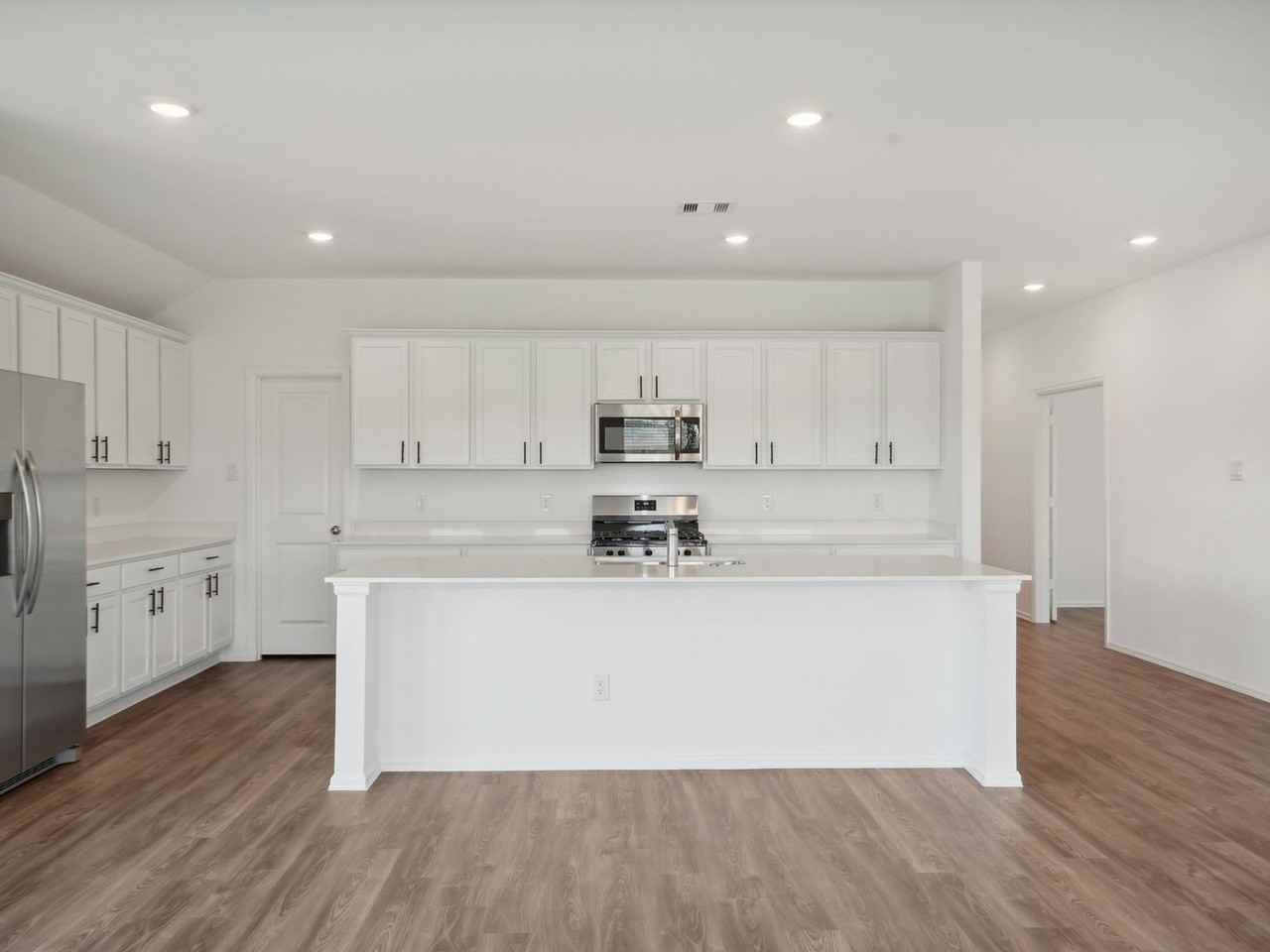 7807 Eagle Creek Ln - Photo 6 of 21