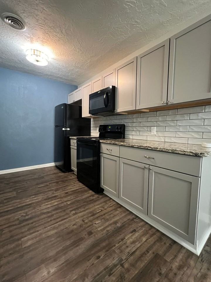 6407 Nw Euclid Ave - Photo 5 of 19