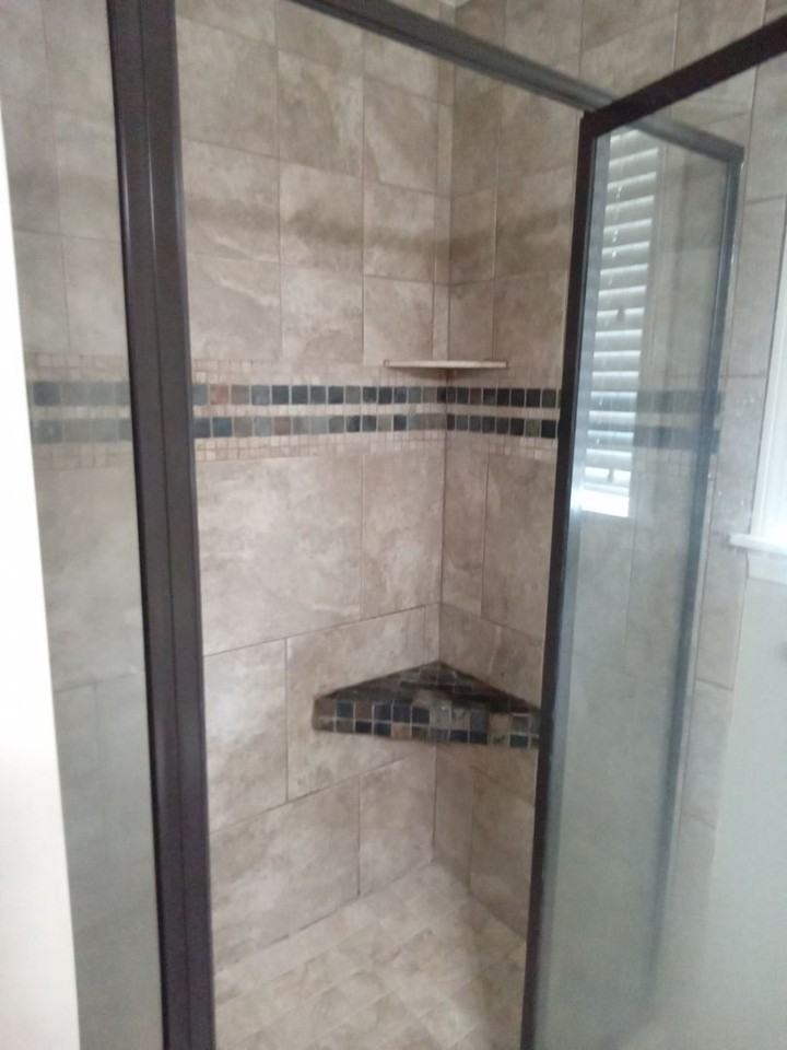 710 Robards St - Photo 7 of 27