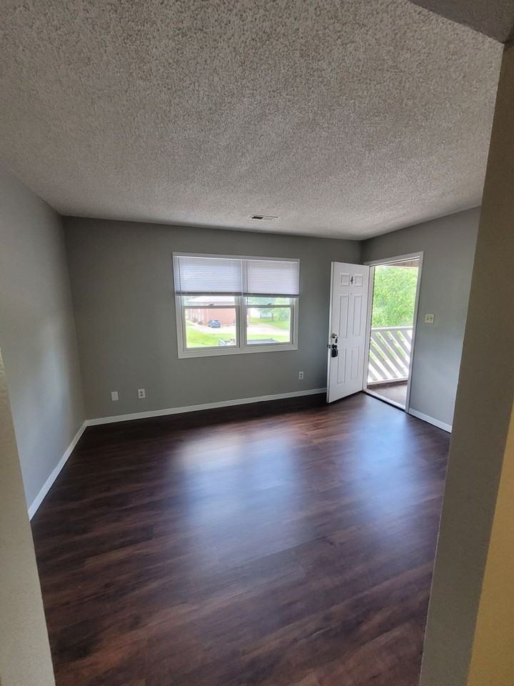 Cross Creek Apartments - Photo 4 of 7