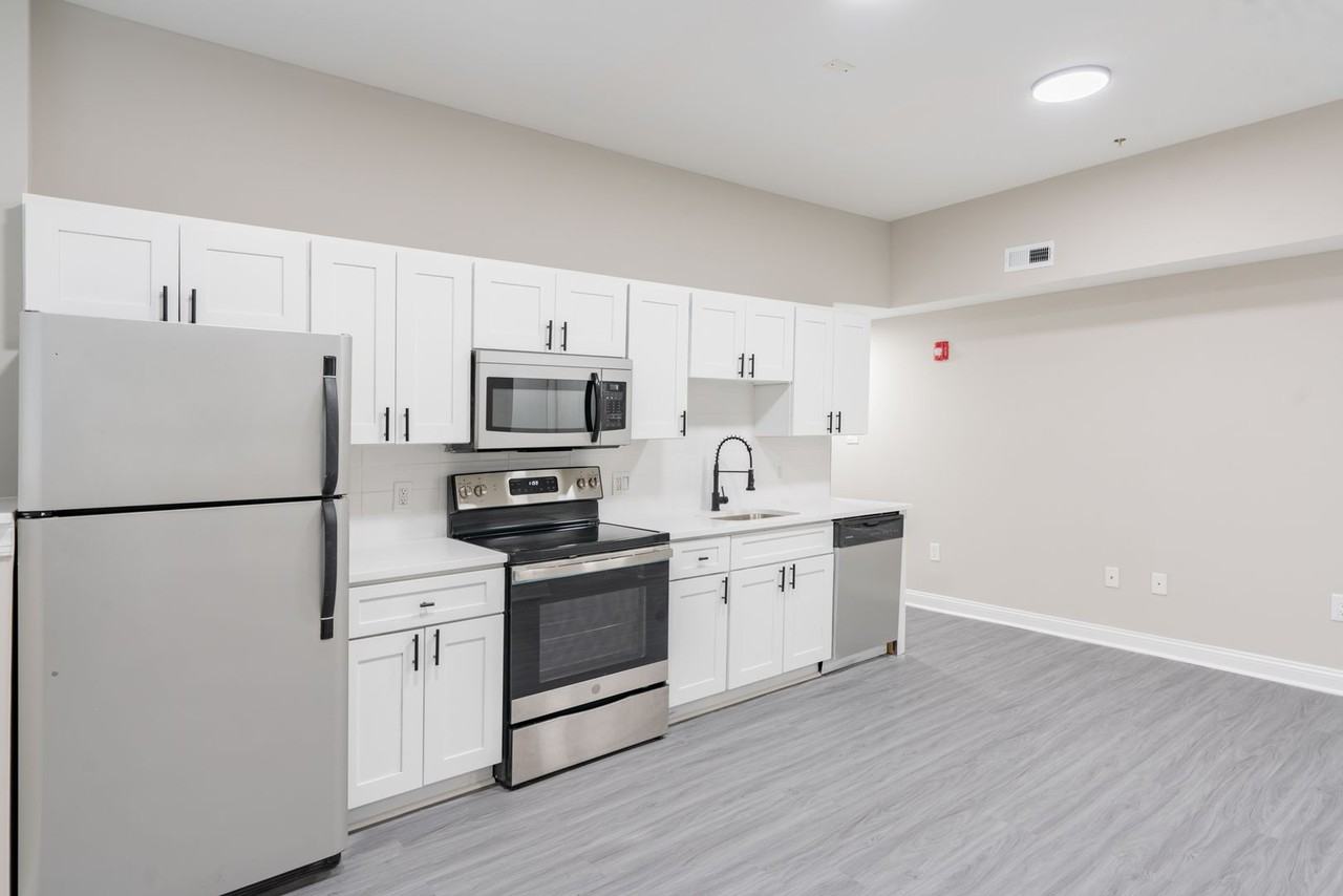 1707 Master Street - Photo 6 of 29