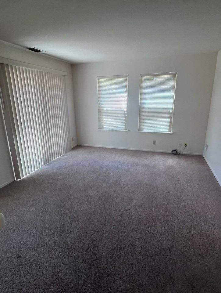 9013 Figtree Ct - Photo 3 of 16