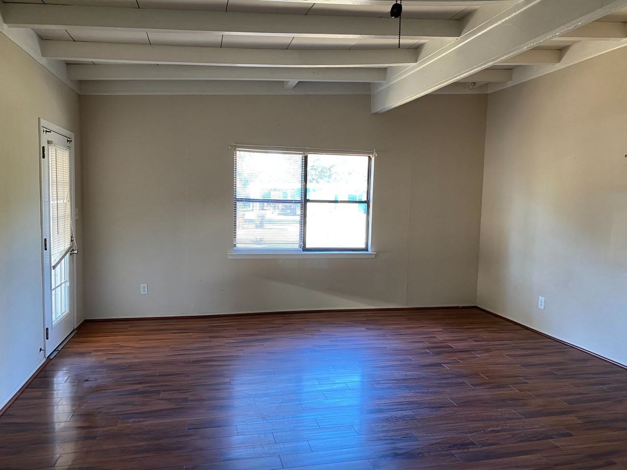 707 Boxwood Dr - Photo 3 of 17