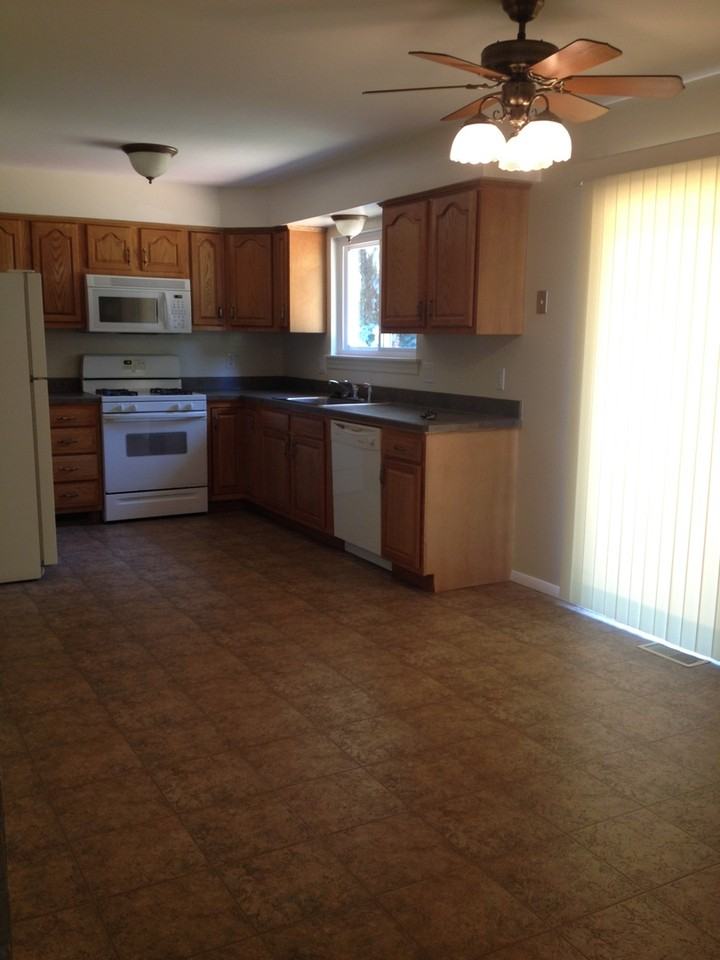35936 Joy Rd - Photo 6 of 14
