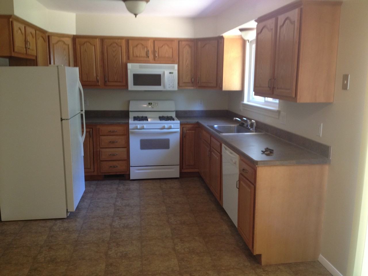 35936 Joy Rd - Photo 7 of 14