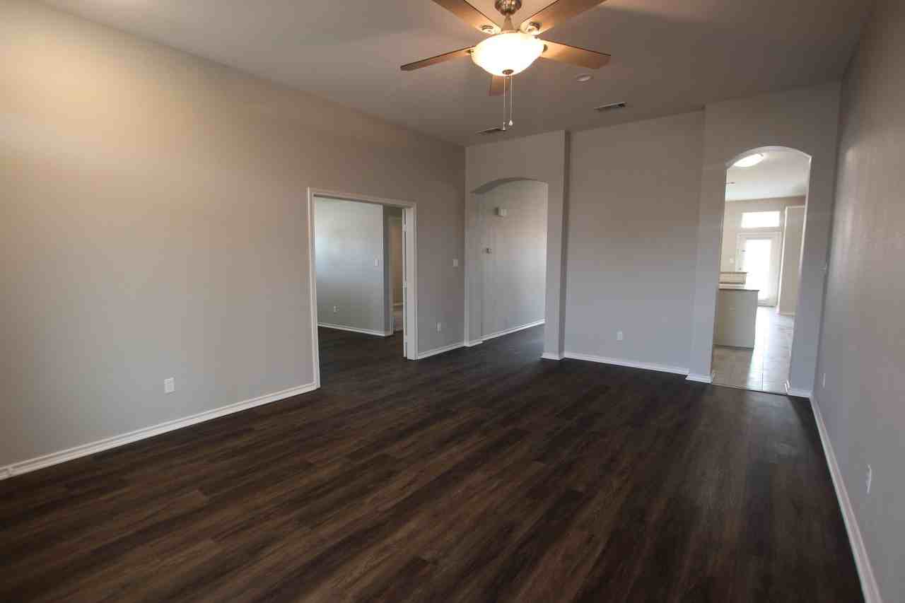 6021 Morning Mist Dr - Photo 3 of 38