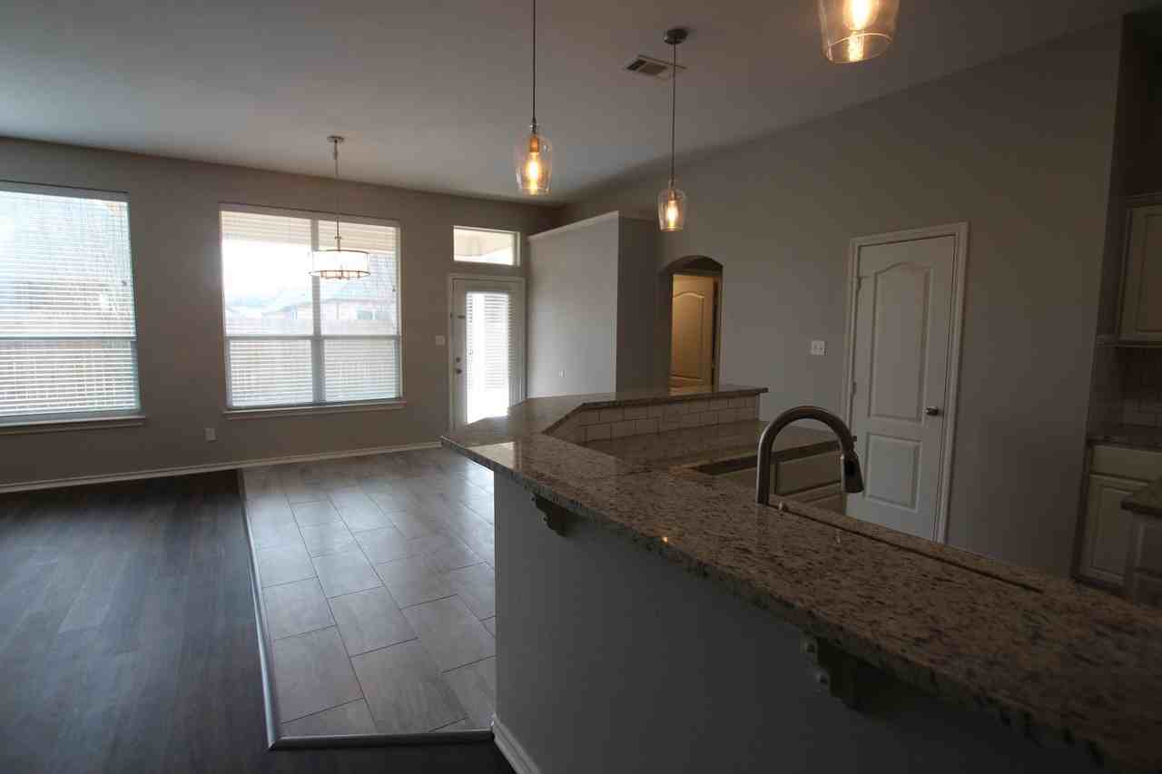 6021 Morning Mist Dr - Photo 5 of 38